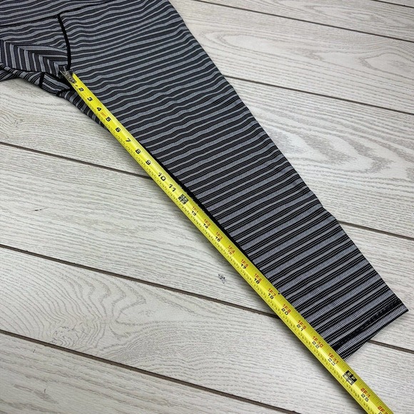 Zyia Black Aztec Adrenaline 7/8 23” Leggings Size 12 - Picture 7 of 8